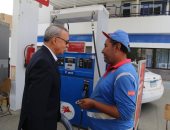 صور.. محافظ قنا يتابع تطبيق تعريفة الركوب الجديدة