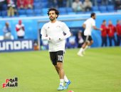 فيديو وصور.. منتخب مصر يصل ملعب كريستوفسكى ويبدأ تدريبات الإحماء 