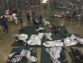 صور.. إدارة ترامب تحتجز مئات الأطفال اللاجئين بالحدود الأمريكية