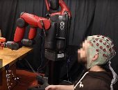 باحثون يطورون "خادم روبوت" جديدا يمكن التحكم فيه بقوة العقل  