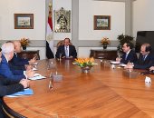 السيسى يجتمع بمدبولى ووزيرى التعليم والاتصالات لتطوير المحتوى الرقمى