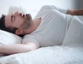 الجفون المفتوحة إحدى علامات تعرضك لتوقف التنفس أثناء النوم