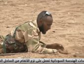 فيديو.. وحدة الهندسة السودانية باليمن تنزع الألغام وتتخلص منها