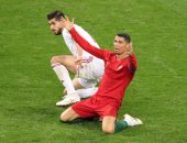 شاهد.. الإصابة تحرم رونالدو من استكمال مباراة البرتغال ضد صربيا 