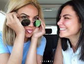 كيف استقبلت صبا مبارك شقيقتها بدون مكياج على السوشيال ميديا؟