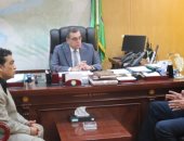 محافظ الفيوم يستقبل وفد المنح الصغيرة لتنفيذ مشروعات تنموية وخدمية (صور)