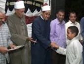 أوقاف سوهاج تكرم حفظة القرآن الكريم بقرية أولاد يحيى الحاجر وتمنحهم شهادات تقدير