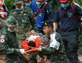 عناصر الإسعاف تقترب من منطقة وجود ضحايا الكهف فى تايلاند -صور