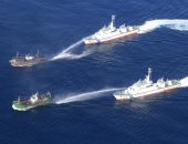 صور.. سفن يابانية تهاجم مراكب صيد كورية شمالية برشاشات المياه
