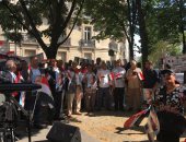 المصريون فى فرنسا يحتفلون بذكرى 30 يونيو برفع الأعلام وصور السيسى