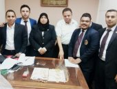 جمارك مطار القاهرة تضبط راكبة يمنية أثناء محاولتها تهريب مشغولات ذهبية