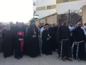 صور وفيديو.. سفير الفاتيكان وبطريرك الكاثوليك يقودان مسيرة "مسار العائلة المقدسة"