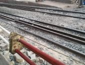 قارئ يطالب مسئولى السكة الحديد بإصلاح مزلقان كوم بوها بديروط
