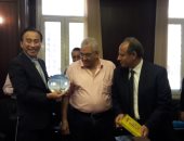 محافظ الإسكندرية يدرس عرض إحدى الشركات الكورية لاعادة تدوير القمامة (صور)