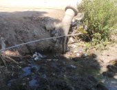 فيديو وصور.. اضبط مخالفة.. إهدار مياه الشرب بالفيوم بسبب ماسورة مكسورة