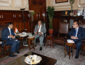 وزير الزراعة يبحث مع البنك الدولى زيادة الاستثمار بالزراعة والصادرات