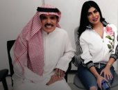 المذيعة علياء الشمري تطلب يد الفنان عبد الله بالخير للزواج على الهواء