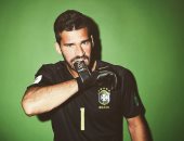 كأس العالم 2018.. حارس البرازيل يجتمع مع وكيل أعماله قبل مباراة بلجيكا