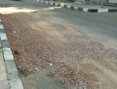 صور.. إصلاح الهبوط الأرضى بمدينة دمنهور بسب كسر ماسورة للصرف الصحى