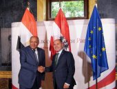 صور.. وزير الخارجية يبحث مع رئيس البرلمان النمساوى تعزيز أطر التعاون