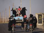 صور.. نازحون يعودون إلى منازلهم بعد اتفاق وقف القتال فى جنوب سوريا