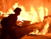صور.. إعلان حالة الطوارئ فى مقاطعة سانتا باربارا الأمريكية بسبب الحرائق