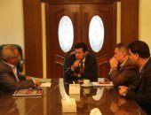 وزير الرياضة يلتقى رئيس "استاد القاهرة".. ويؤكد: ندرس عودة الجماهير