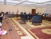 محافظ بنى سويف يناقش الخطوات العملية للإستفادة من مؤتمر التميز الحكومى