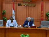 محافظ بورسعيد يلتقى بالعاملين بمراكز معلومات التنمية المحلية بالمحافظة والأحياء 