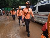صور..رجال الإنقاذ يبدأون عملية إخراج فريق كرة قدم ابتلعه كهف فى تايلاند