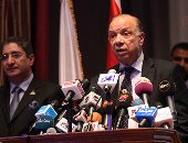 محافظ القاهرة يكرم أسر شهداء الوطن من الجيش والشرطة