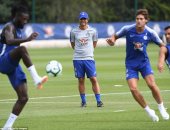 كونتى يعود لقيادة تدريبات تشيلسى رغم غموض مستقبله.. صور