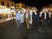 وزير الرى ومحافظ جنوب سيناء يتفقدان السوق التجارى القديم بشرم الشيخ