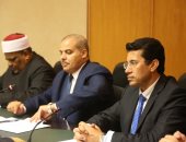 عباس شومان ورئيس جامعة الأزهر يكرمان وزير الشباب والرياضة.. صور