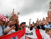 صور..مشجعو انجلترا يحتشدون بالميدان الأحمر بروسيا استعدادا لنصف النهائى