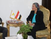 وزيرة البيئة تبحث تحويل القمامة إلى طاقة مع السفير القبرصى