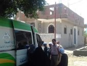 الكشف على 923 حالة بالقافلة الطبية بإحدى قرى شبين القناطر