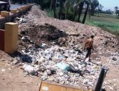 رفع 4 طن قمامة ومخلفات صلبة وتركيب 133 كشاف إنارة بمركز سوهاج