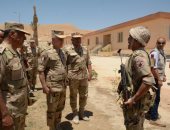 صور.. رئيس أركان حرب القوات المسلحة يتابع سير العمليات العسكرية فى سيناء