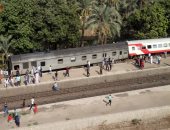 صور.. قيادات أمن الجيزة تتابع نقل مصابى حادث انقلاب قطار المرازيق للمستشفيات