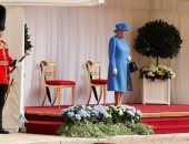 الملكة إليزابيث تستقبل دونالد ترامب فى تكريم يثير استياء بريطانى