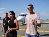 فيديو وصور..كريستيانو رونالدو يصل تورينو لارتداء قميص يوفنتوس