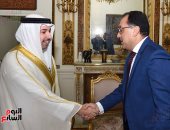 رئيس الوزراء يلتقى سفير البحرين بالقاهرة لبحث تعزيز العلاقات الثنائية - صور