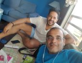 أيمن بهجت قمر  ينشر صورة مع محمد حماقى ويعلق: صيف 2018 