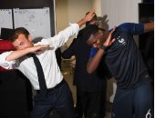 صفحة كأس العالم تنشر صورة رئيس فرنسا راقصا مع بوجبا عقب فوز بلاده بالمونديال