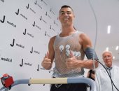 كريستيانو رونالدو يخضع للكشف الطبى فى يوفنتوس.. صور