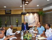 محافظ أسوان يخصص يوم للمواطنين لعرض مشاكلهم وصندوق شكاوى بديوان عام المحافظة