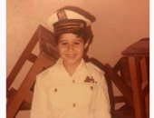 أحمد السعدنى يسترجع ذكريات طفولته وهو يرتدى بدلة ضابط