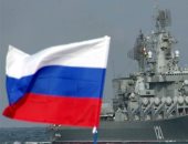 سفينة حربية روسية ترافق مدمرة "روس" الأمريكية فى البحر الأسود