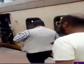 فيديو.. أسامة كمال يعرض فيديو توقف قطار أبو قير 25 دقيقة
